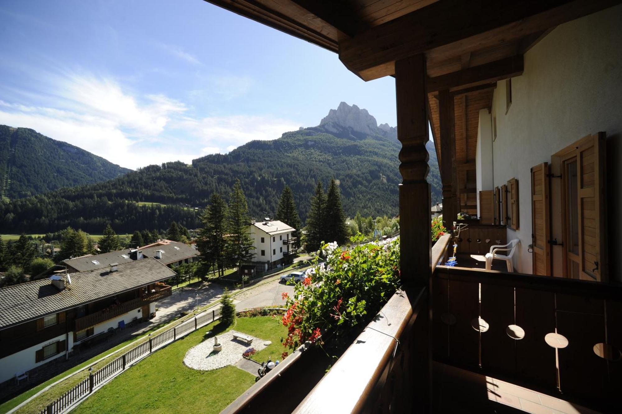 Alpine Touring Hotel-petfriendly Pozza di Fassa Eksteriør bilde